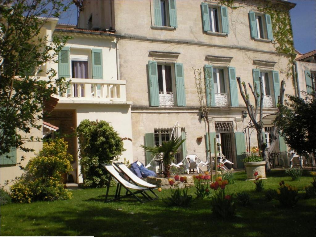 Au Saint Roch - Hôtel et Jardin Avignon Extérieur photo