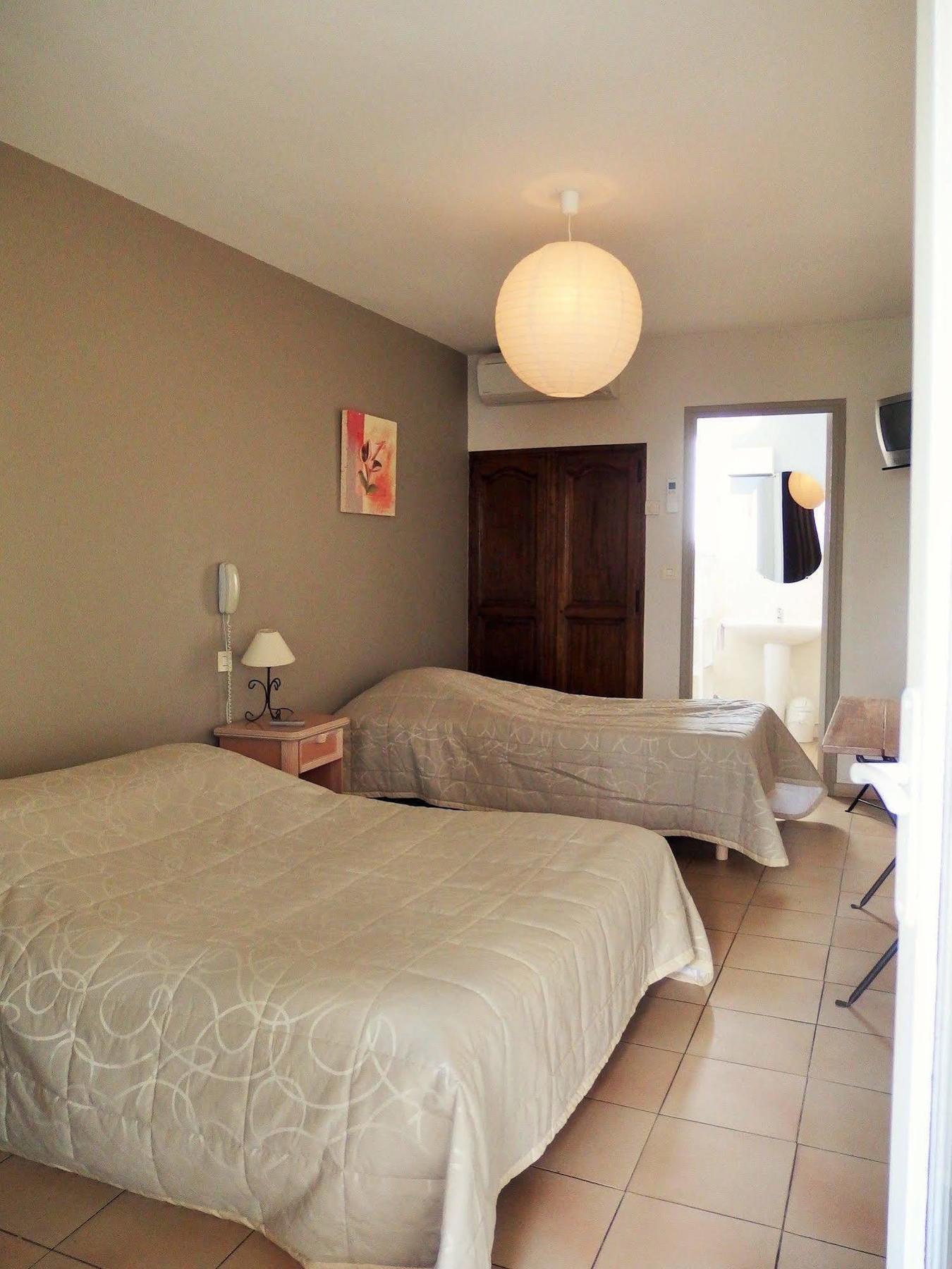 Au Saint Roch - Hôtel et Jardin Avignon Extérieur photo