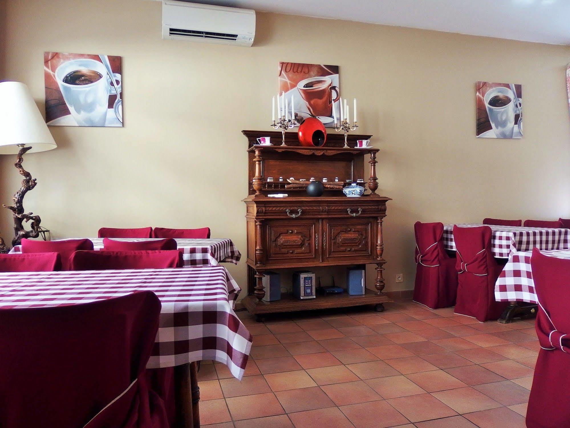 Au Saint Roch - Hôtel et Jardin Avignon Extérieur photo