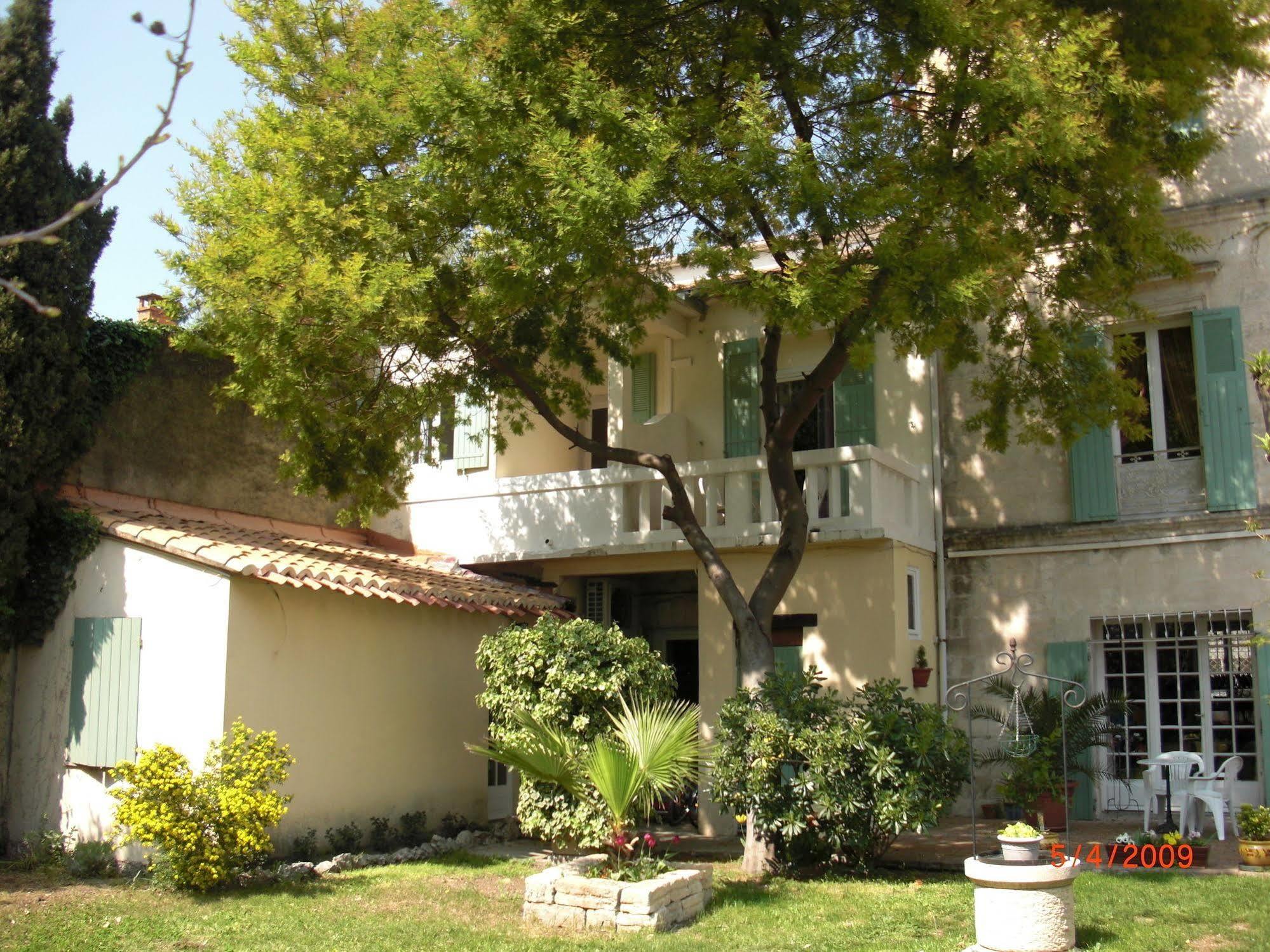 Au Saint Roch - Hôtel et Jardin Avignon Extérieur photo