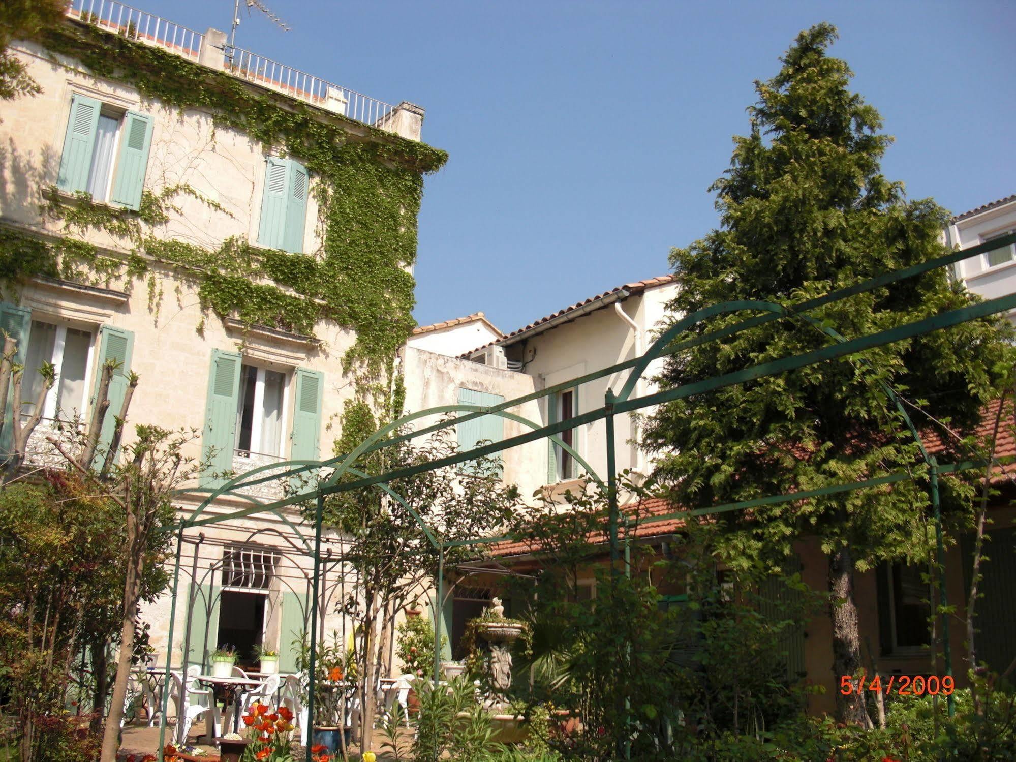 Au Saint Roch - Hôtel et Jardin Avignon Extérieur photo